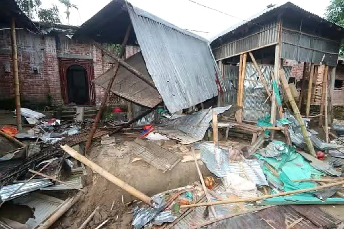 Bangladesh-Hindu-house-attacked-photo2