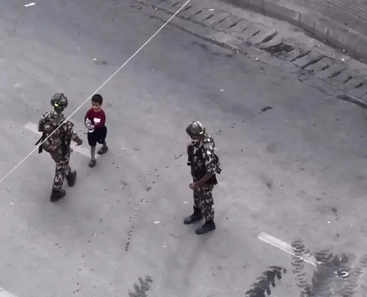 nepal-army-on-the-streets-of-kathmandu-on-thursday-september-11 (1)