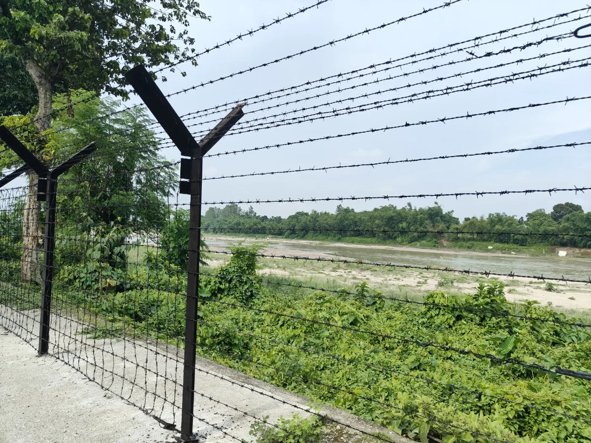 The India-Bangladesh border at Phansidewa
