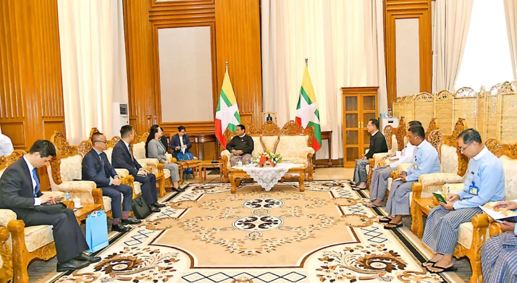Ma Jia, Ambassador of the People's Republic of China to Myanmar visited Napypitaw on May 19 and met U Khin Yi, Speaker of the Pyithu Hluttaw.