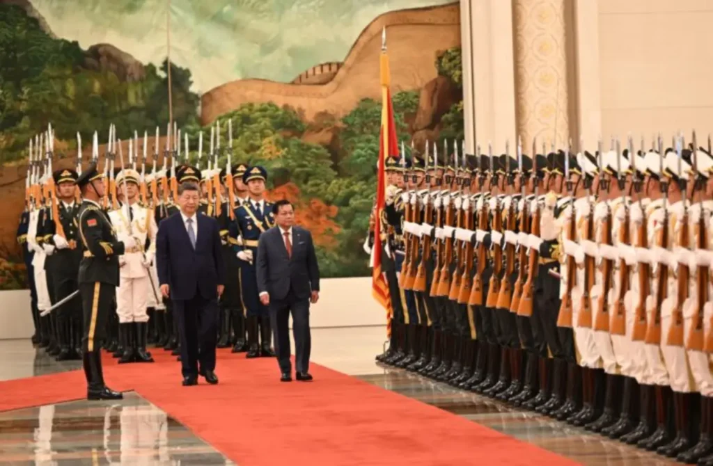 Myanmar President U Min Aung Hlaing and Chinese President Mr Xi Jinping